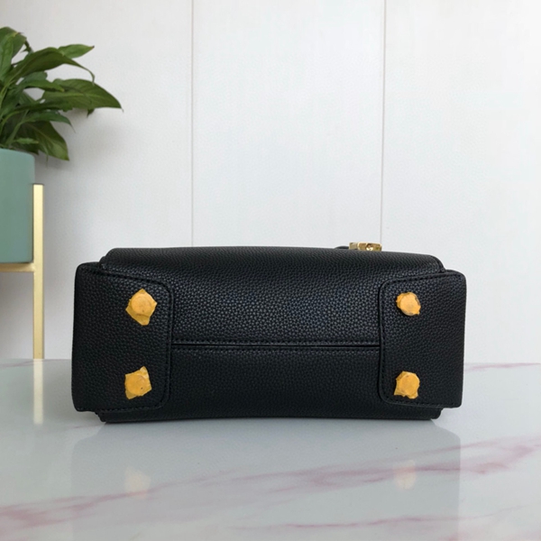 マイケルコースバッグ側面デザイン